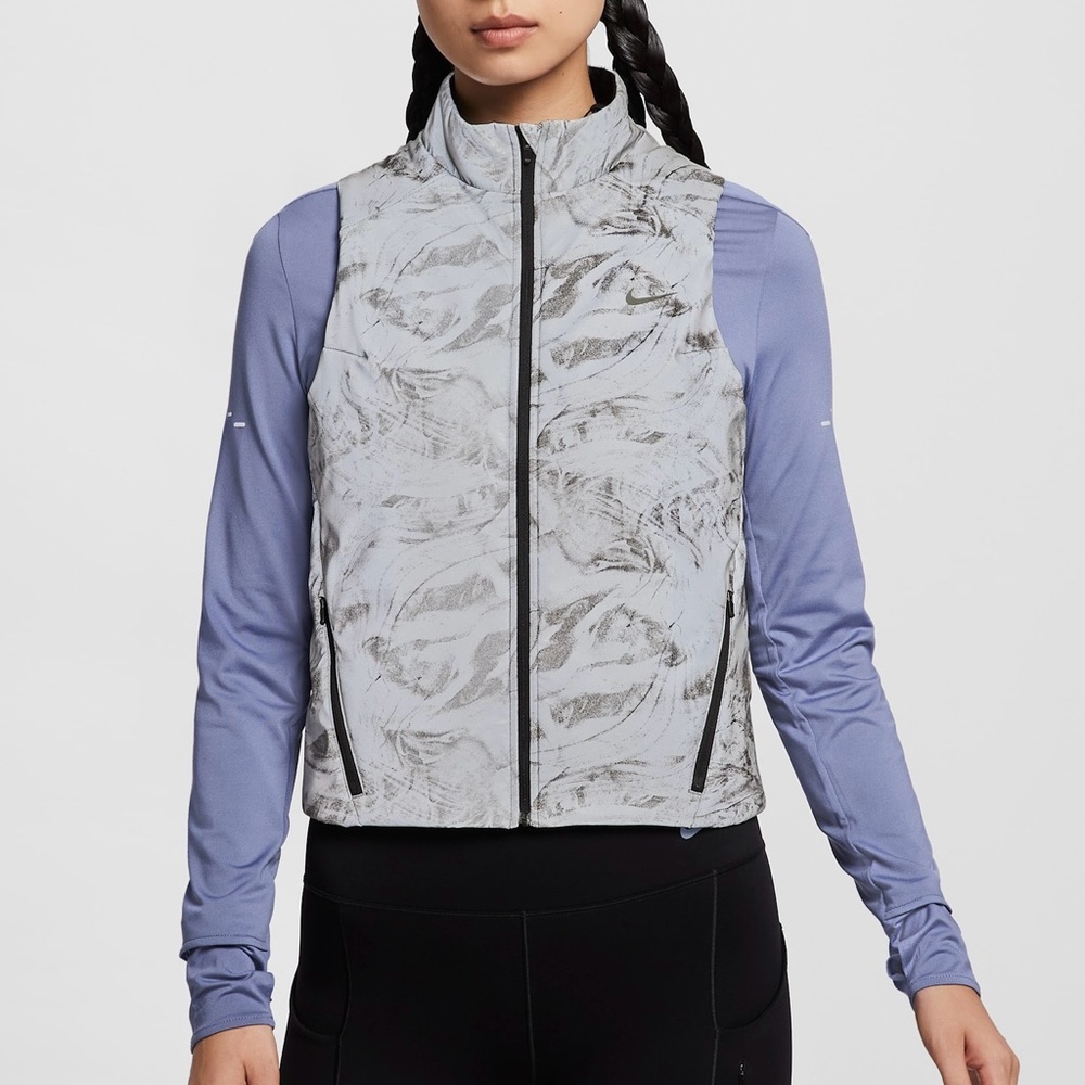 NWT $160 Nike Swift Women Therma-FIT ADV Reflective Running Vest Medium Slim Fit